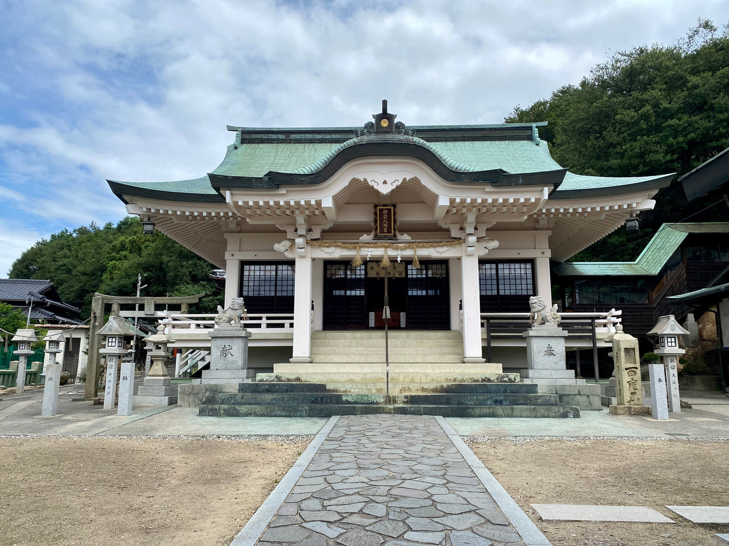 Shrine maiden's ceremonial dress send from Japan Kyoto samurai geisya temple Ninja naruto